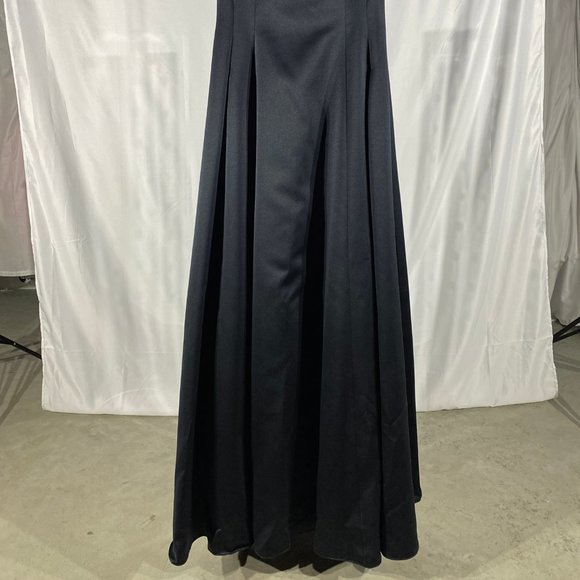 Jim Hjelm Occasions - Dress - Picture 2 of 5